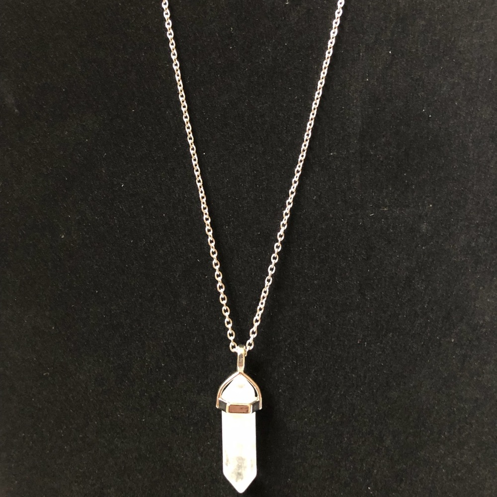 NEW gorgeous quartz crystal pendant on necklace